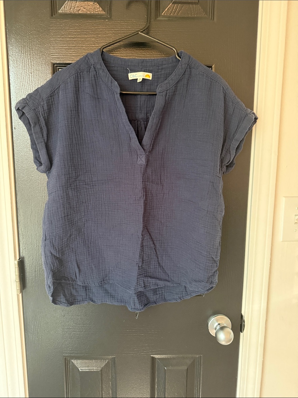 C&C California Navy Split V-Neck Cap Sleeve Gauze Top